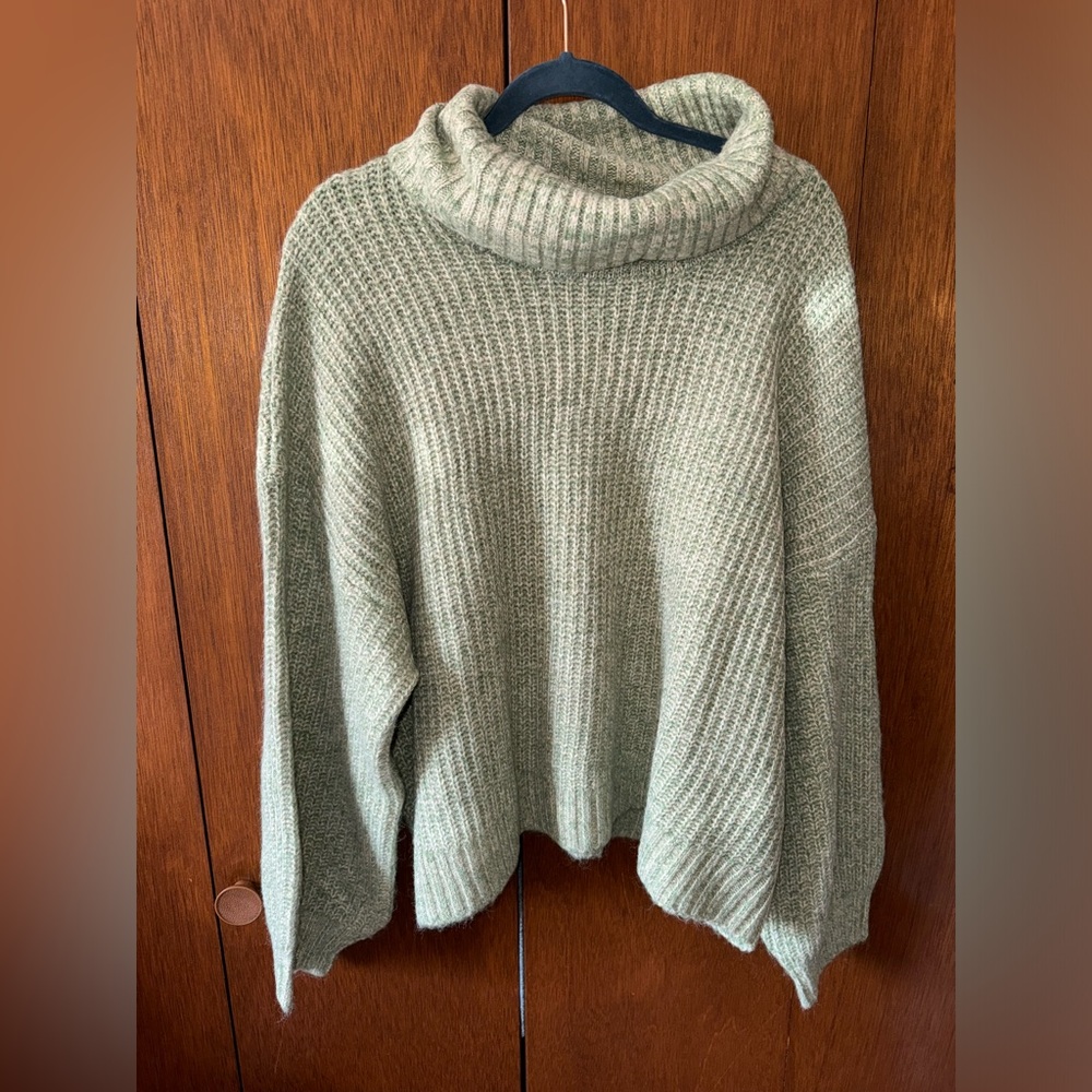 Brand new Old Navy turtleneck sweater